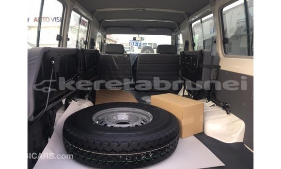 Buy Import Toyota Land Cruiser White Car in Import - Dubai in Belait Buy Import Toyota Land Cruiser White Car in Import - Dubai in Belait