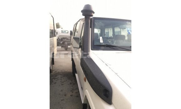 Buy Import Toyota Land Cruiser White Car in Import - Dubai in Belait Buy Import Toyota Land Cruiser White Car in Import - Dubai in Belait