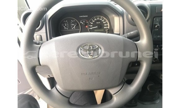 Buy Import Toyota Land Cruiser White Car in Import - Dubai in Belait Buy Import Toyota Land Cruiser White Car in Import - Dubai in Belait