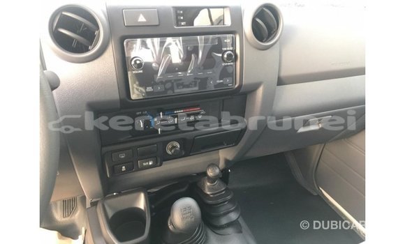 Buy Import Toyota Land Cruiser White Car in Import - Dubai in Belait Buy Import Toyota Land Cruiser White Car in Import - Dubai in Belait