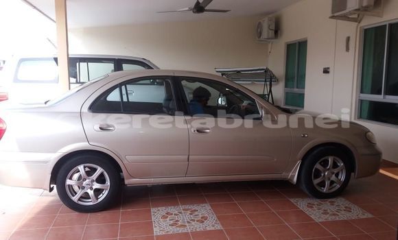 Buy Used Nissan Sunny Silver Car in Seria in Belait