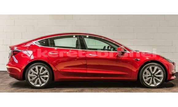 Buy Import Tesla Model 3 Red Car in Import - Dubai in Belait Buy Import Tesla Model 3 Red Car in Import - Dubai in Belait