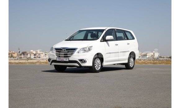 Buy Import Toyota HiAce White Truck in Import - Dubai in Belait