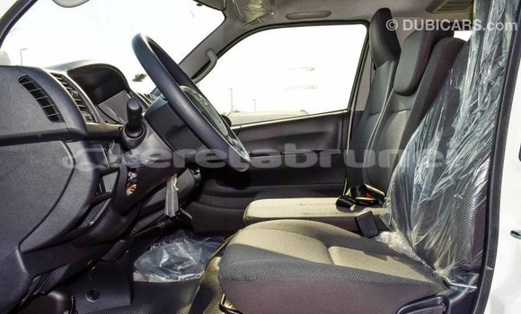Buy Import Toyota Hiace White Car in Import - Dubai in Belait Buy Import Toyota Hiace White Car in Import - Dubai in Belait