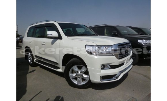 Buy Import Toyota Land Cruiser White Car in Import - Dubai in Belait Buy Import Toyota Land Cruiser White Car in Import - Dubai in Belait