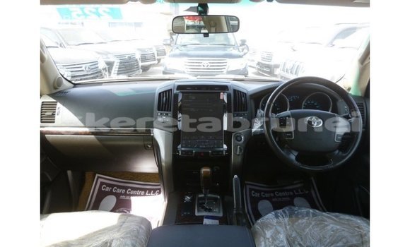 Buy Import Toyota Land Cruiser White Car in Import - Dubai in Belait Buy Import Toyota Land Cruiser White Car in Import - Dubai in Belait