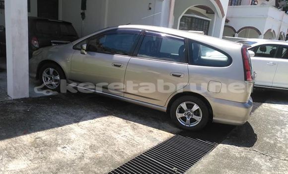 Buy Used Honda Stream Silver Car in Bandar Seri Begawan in Brunei-Muara