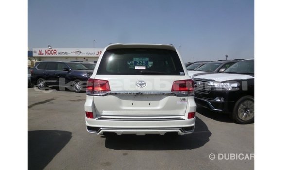 Buy Import Toyota Land Cruiser White Car in Import - Dubai in Belait Buy Import Toyota Land Cruiser White Car in Import - Dubai in Belait