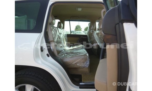 Buy Import Toyota Land Cruiser White Car in Import - Dubai in Belait Buy Import Toyota Land Cruiser White Car in Import - Dubai in Belait