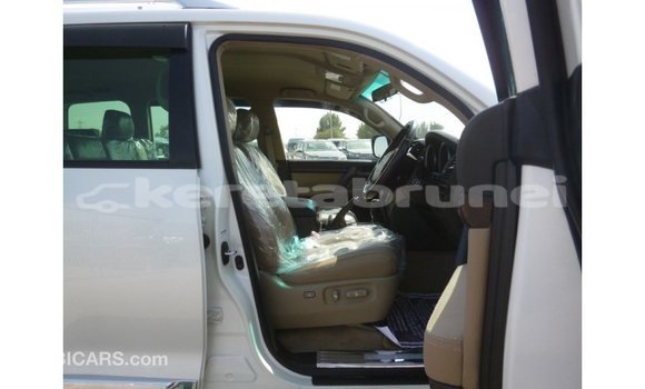 Buy Import Toyota Land Cruiser White Car in Import - Dubai in Belait Buy Import Toyota Land Cruiser White Car in Import - Dubai in Belait