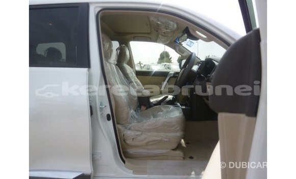 Buy Import Toyota Prado White Car in Import - Dubai in Belait Buy Import Toyota Prado White Car in Import - Dubai in Belait