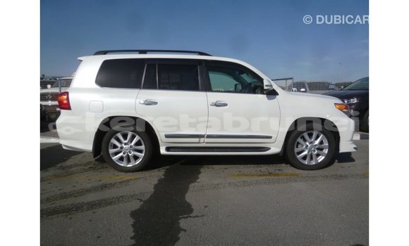 Buy Import Toyota Land Cruiser White Car in Import - Dubai in Belait Buy Import Toyota Land Cruiser White Car in Import - Dubai in Belait