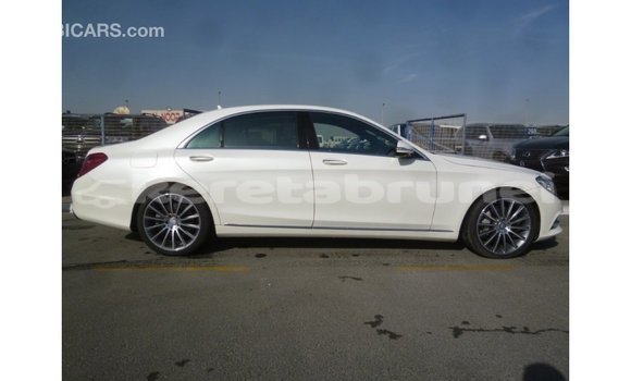 Buy Import Mercedes-Benz 190 White Car in Import - Dubai in Belait Buy Import Mercedes-Benz 190 White Car in Import - Dubai in Belait