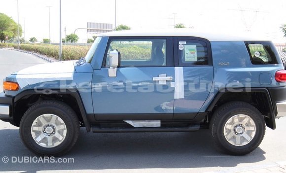 Buy Import Toyota FJ Cruiser Blue Car in Import - Dubai in Belait Buy Import Toyota FJ Cruiser Blue Car in Import - Dubai in Belait