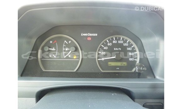 Buy Import Toyota Land Cruiser White Car in Import - Dubai in Belait Buy Import Toyota Land Cruiser White Car in Import - Dubai in Belait