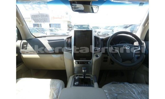 Buy Import Toyota Land Cruiser White Car in Import - Dubai in Belait Buy Import Toyota Land Cruiser White Car in Import - Dubai in Belait