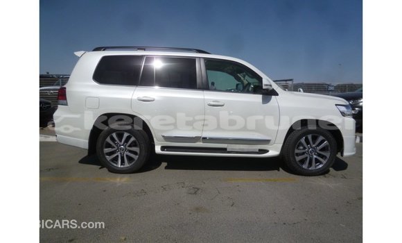 Buy Import Toyota Land Cruiser White Car in Import - Dubai in Belait Buy Import Toyota Land Cruiser White Car in Import - Dubai in Belait