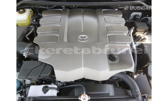 Buy Import Toyota Land Cruiser White Car in Import - Dubai in Belait Buy Import Toyota Land Cruiser White Car in Import - Dubai in Belait