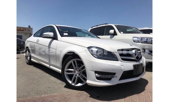 Buy Import Mercedes-Benz 190 White Car in Import - Dubai in Belait Buy Import Mercedes-Benz 190 White Car in Import - Dubai in Belait