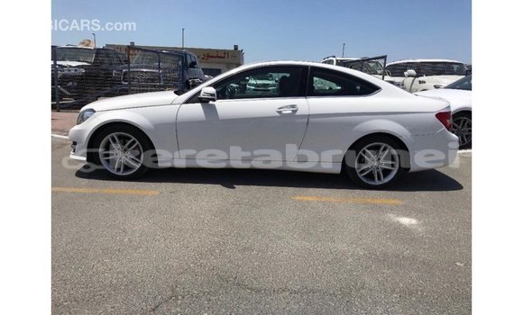 Buy Import Mercedes-Benz 190 White Car in Import - Dubai in Belait Buy Import Mercedes-Benz 190 White Car in Import - Dubai in Belait