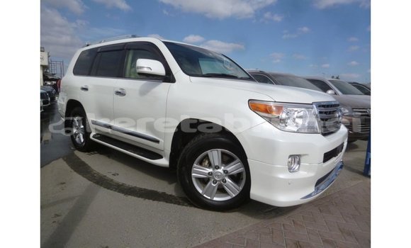 Buy Import Toyota Land Cruiser White Car in Import - Dubai in Belait Buy Import Toyota Land Cruiser White Car in Import - Dubai in Belait