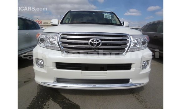 Buy Import Toyota Land Cruiser White Car in Import - Dubai in Belait Buy Import Toyota Land Cruiser White Car in Import - Dubai in Belait