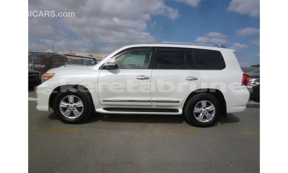 Buy Import Toyota Land Cruiser White Car in Import - Dubai in Belait Buy Import Toyota Land Cruiser White Car in Import - Dubai in Belait