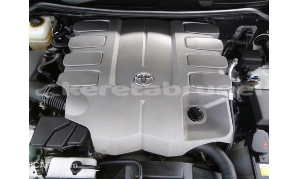 Buy Import Toyota Land Cruiser White Car in Import - Dubai in Belait Buy Import Toyota Land Cruiser White Car in Import - Dubai in Belait