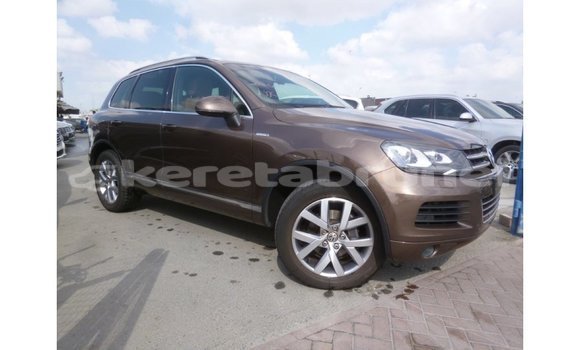 Buy Import Volkswagen Touareg Brown Car in Import - Dubai in Belait
