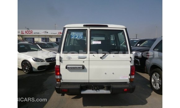 Buy Import Toyota Land Cruiser White Car in Import - Dubai in Belait Buy Import Toyota Land Cruiser White Car in Import - Dubai in Belait