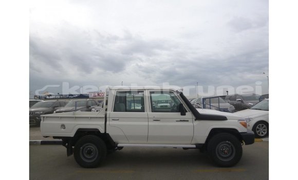 Buy Import Toyota Land Cruiser White Car in Import - Dubai in Belait Buy Import Toyota Land Cruiser White Car in Import - Dubai in Belait