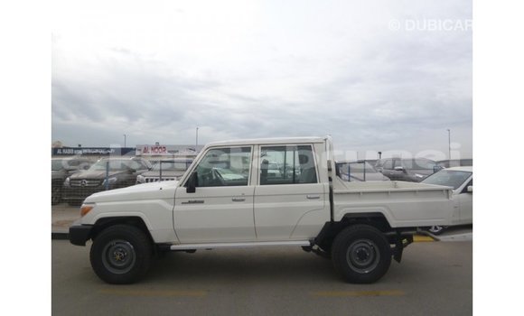 Buy Import Toyota Land Cruiser White Car in Import - Dubai in Belait Buy Import Toyota Land Cruiser White Car in Import - Dubai in Belait