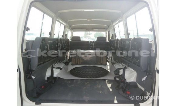 Buy Import Toyota Land Cruiser White Car in Import - Dubai in Belait Buy Import Toyota Land Cruiser White Car in Import - Dubai in Belait