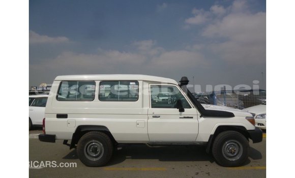 Buy Import Toyota Land Cruiser White Car in Import - Dubai in Belait Buy Import Toyota Land Cruiser White Car in Import - Dubai in Belait