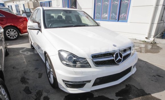 Buy Import Mercedes-Benz 200 White Car in Import - Dubai in Belait Buy Import Mercedes-Benz 200 White Car in Import - Dubai in Belait