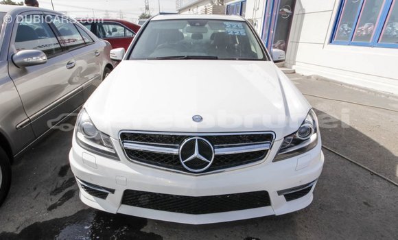 Buy Import Mercedes-Benz 200 White Car in Import - Dubai in Belait Buy Import Mercedes-Benz 200 White Car in Import - Dubai in Belait