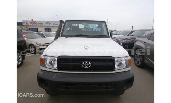 Buy Import Toyota Land Cruiser White Car in Import - Dubai in Belait Buy Import Toyota Land Cruiser White Car in Import - Dubai in Belait