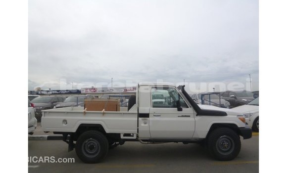 Buy Import Toyota Land Cruiser White Car in Import - Dubai in Belait Buy Import Toyota Land Cruiser White Car in Import - Dubai in Belait