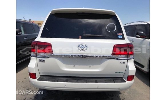 Buy Import Toyota Land Cruiser White Car in Import - Dubai in Belait Buy Import Toyota Land Cruiser White Car in Import - Dubai in Belait