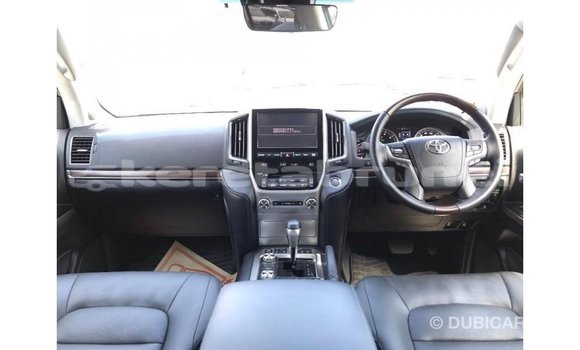 Buy Import Toyota Land Cruiser White Car in Import - Dubai in Belait Buy Import Toyota Land Cruiser White Car in Import - Dubai in Belait