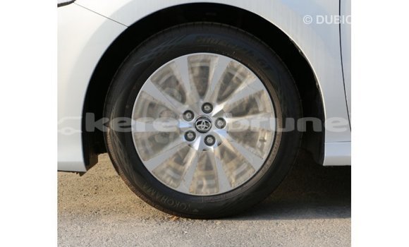 Buy Import Toyota Camry White Car in Import - Dubai in Belait Buy Import Toyota Camry White Car in Import - Dubai in Belait