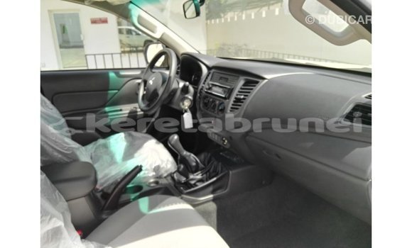 Buy Import Mitsubishi L200 White Car in Import - Dubai in Belait Buy Import Mitsubishi L200 White Car in Import - Dubai in Belait