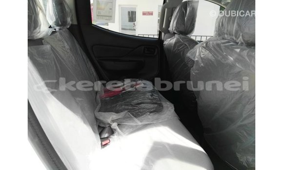Buy Import Mitsubishi L200 White Car in Import - Dubai in Belait Buy Import Mitsubishi L200 White Car in Import - Dubai in Belait