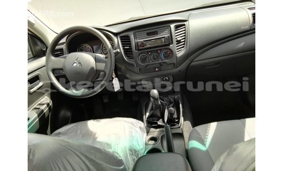 Buy Import Mitsubishi L200 White Car in Import - Dubai in Belait Buy Import Mitsubishi L200 White Car in Import - Dubai in Belait
