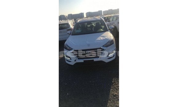 Buy Import Hyundai Tucson White Car in Import - Dubai in Belait Buy Import Hyundai Tucson White Car in Import - Dubai in Belait