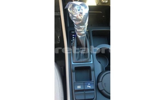 Buy Import Hyundai Tucson White Car in Import - Dubai in Belait Buy Import Hyundai Tucson White Car in Import - Dubai in Belait