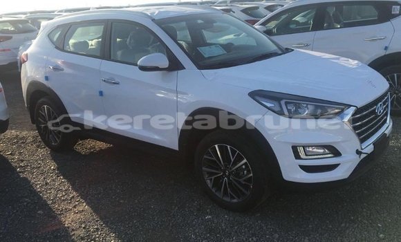 Buy Import Hyundai Tucson White Car in Import - Dubai in Belait Buy Import Hyundai Tucson White Car in Import - Dubai in Belait