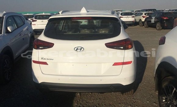 Buy Import Hyundai Tucson White Car in Import - Dubai in Belait Buy Import Hyundai Tucson White Car in Import - Dubai in Belait