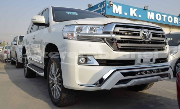 Buy Import Toyota Land Cruiser White Car in Import - Dubai in Belait Buy Import Toyota Land Cruiser White Car in Import - Dubai in Belait