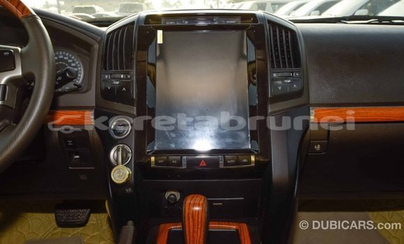 Buy Import Toyota Land Cruiser White Car in Import - Dubai in Belait Buy Import Toyota Land Cruiser White Car in Import - Dubai in Belait